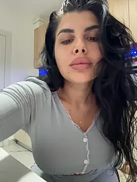 Snapshot of Scarlett-Dream chatting on 05-14-26, 05:15 Scarlett-Dream online show from 05-14-26, 05:15