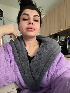 Snapshot of Scarlett-Dream chatting on 02-14-25, 07:07 Scarlett-Dream online show from 02-14-25, 07:07