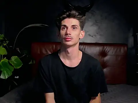 Snapshot of DanielCrush1 chatting on 10-29-25, 10:58 DanielCrush1 online show from 10-29-25, 10:58