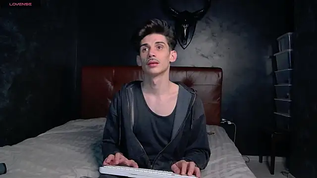 DanielCrush1 online show from 04-30-26, 07:43