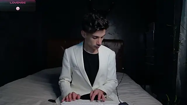 DanielCrush1 online show from 11-26-25, 04:29