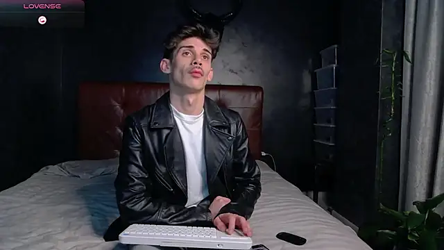 DanielCrush1 online show from 01-05-26, 08:12