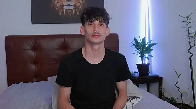 Snapshot of DanielCrush1 chatting on 02-14-25, 04:04 DanielCrush1 online show from 02-14-25, 04:04