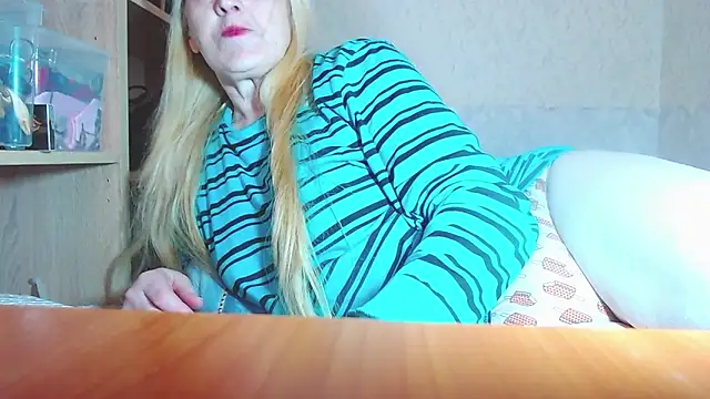 MadamBombShell online show from 12-20-25, 03:42