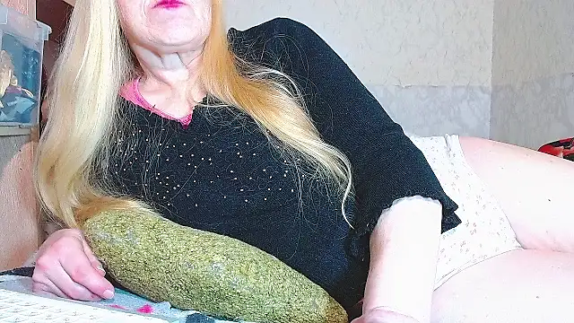 MadamBombShell online show from 10-14-25, 10:31