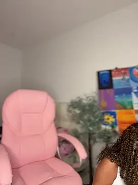 Snapshot of stormyy_ chatting on 04-30-26, 01:01 stormyy online show from 04-30-26, 01:01