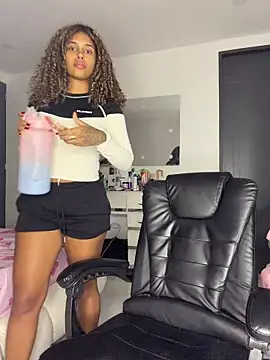 stormyy  online show from 07-18-26, 12:52