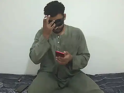 Snapshot of foxsanSs chatting on 06-11-26, 05:32 foxsanSs online show from 06-11-26, 05:32