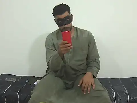 Snapshot of foxsanSs chatting on 06-28-26, 06:14 foxsanSs online show from 06-28-26, 06:14