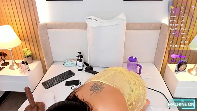 Snapshot of bounce_katty chatting on 07-16-26, 08:17 bounce katty online show from 07-16-26, 08:17