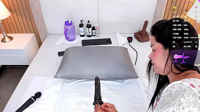 bounce katty online show from 10-28-25, 08:19