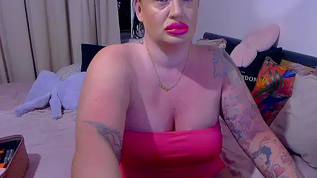 Snapshot of BustyVicky chatting on 06-03-26, 08:57 BustyVicky online show from 06-03-26, 08:57