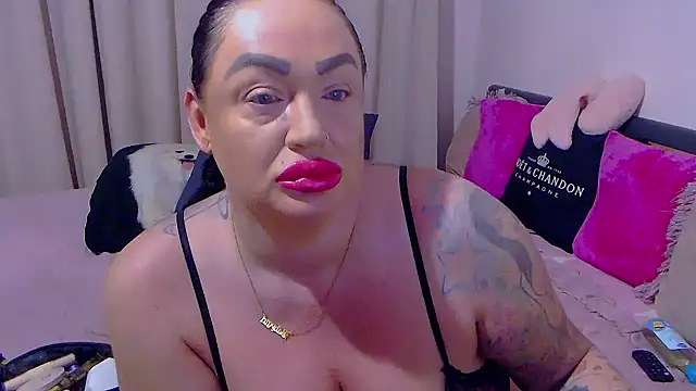 BustyVicky online show from 04-10-26, 09:33