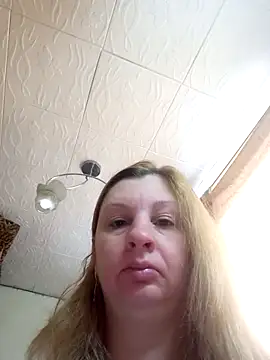 Snapshot of BustyBlond chatting on 04-27-26, 04:21 BustyBlond online show from 04-27-26, 04:21