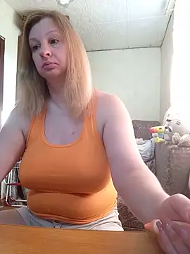 Snapshot of BustyBlond chatting on 05-25-26, 04:23 BustyBlond online show from 05-25-26, 04:23