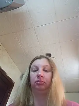 Snapshot of BustyBlond chatting on 07-24-26, 03:35 BustyBlond online show from 07-24-26, 03:35