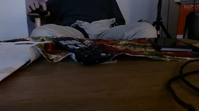 Snapshot of Cordt27 chatting on 11-14-25, 07:17 Cordt27 online show from 11-14-25, 07:17