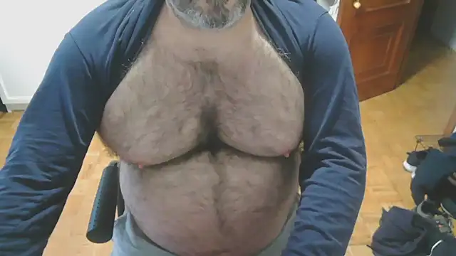 Snapshot of mikeyhotbear chatting on 11-05-25, 07:44 mikeyhotbear online show from 11-05-25, 07:44