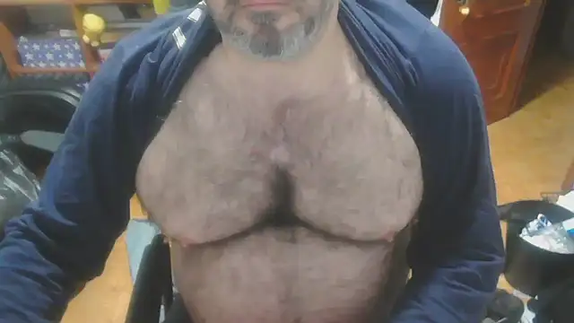 Snapshot of mikeyhotbear chatting on 12-02-24, 06:26 mikeyhotbear online show from 12-02-24, 06:26