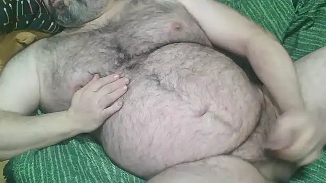Snapshot of mikeyhotbear chatting on 01-06-25, 08:57 mikeyhotbear online show from 01-06-25, 08:57