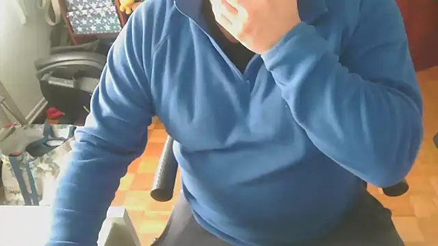 Snapshot of mikeyhotbear chatting on 01-13-25, 04:51 mikeyhotbear online show from 01-13-25, 04:51