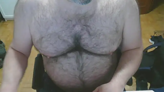 Snapshot of mikeyhotbear chatting on 12-05-25, 07:29 mikeyhotbear online show from 12-05-25, 07:29