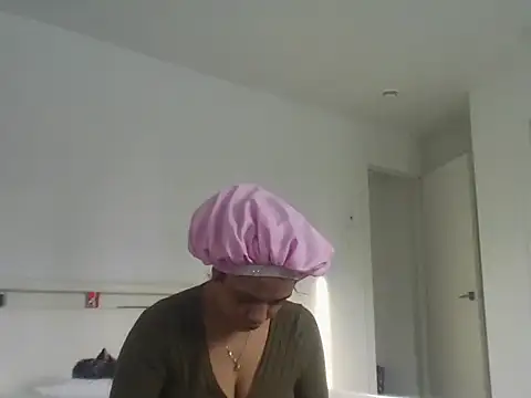 Snapshot of RuggyRackz chatting on 12-06-24, 07:28 RuggyRackz online show from 12-06-24, 07:28