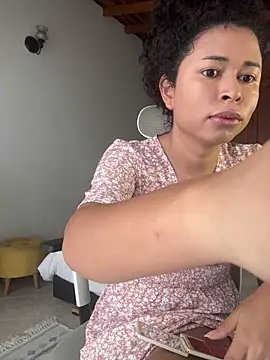 GabriSaenz online show from 04-07-26, 01:46