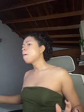 GabriSaenz online show from 03-27-26, 01:12