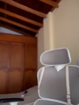 GabriSaenz online show from 11-25-25, 02:06