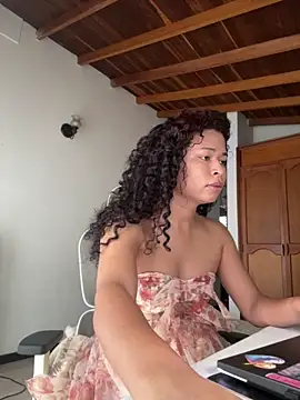 GabriSaenz online show from 05-11-26, 01:01