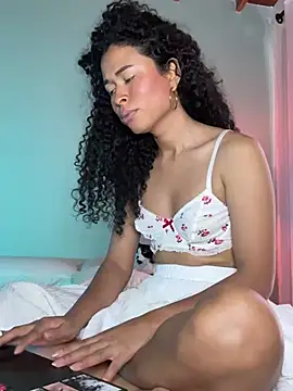 Snapshot of GabriSaenz chatting on 03-17-25, 05:16 GabriSaenz online show from 03-17-25, 05:16
