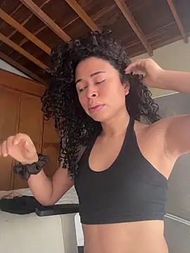 GabriSaenz online show from 02-21-26, 01:57