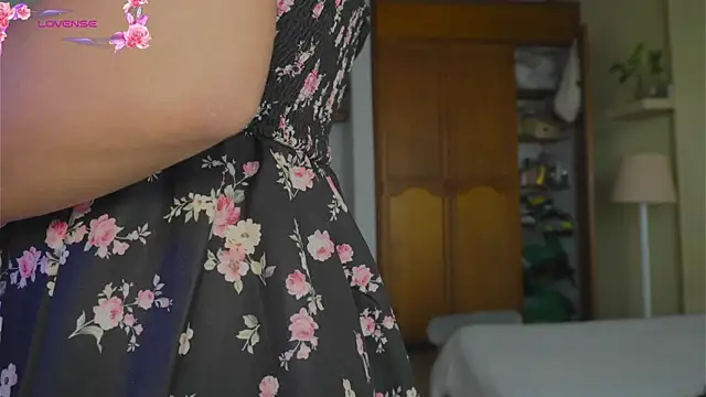 Snapshot of GabriSaenz chatting on 06-24-26, 01:21 GabriSaenz online show from 06-24-26, 01:21