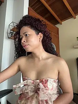 Snapshot of GabriSaenz chatting on 07-08-26, 01:34 GabriSaenz online show from 07-08-26, 01:34