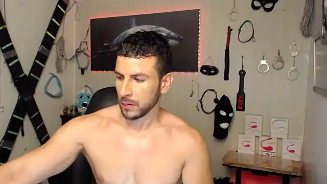 Snapshot of bayronfit chatting on 05-25-26, 10:30 bayronfit online show from 05-25-26, 10:30