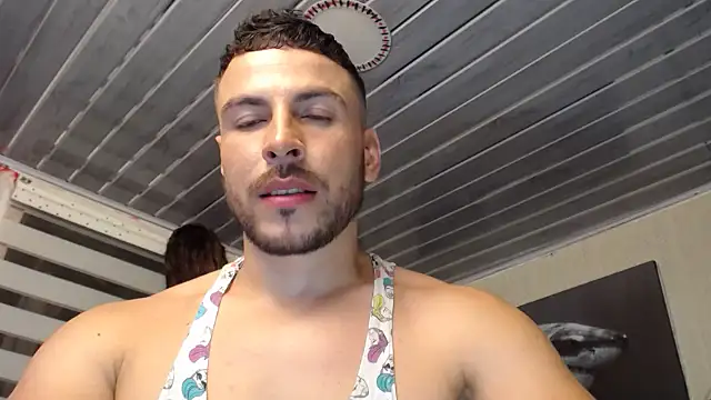 Snapshot of bayronfit chatting on 06-01-26, 01:06 bayronfit online show from 06-01-26, 01:06