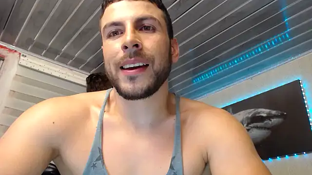 Snapshot of bayronfit chatting on 05-25-26, 12:43 bayronfit online show from 05-25-26, 12:43