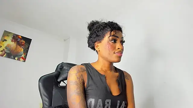 Snapshot of Emattaylor chatting on 01-05-25, 01:47 Emattaylor online show from 01-05-25, 01:47