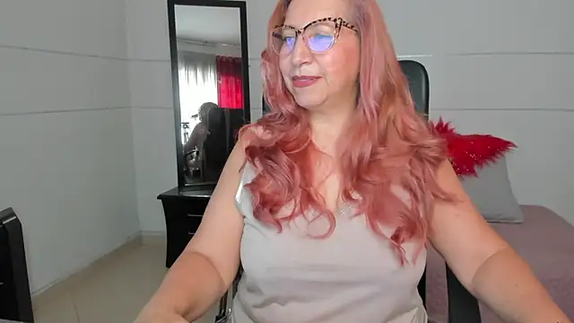 Snapshot of vaalery_sweet chatting on 12-13-24, 03:43 vaalery sweet online show from 12-13-24, 03:43