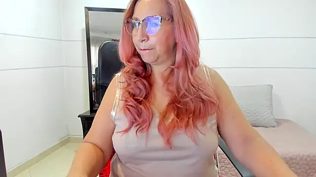 Snapshot of vaalery_sweet chatting on 12-13-24, 10:02 vaalery sweet online show from 12-13-24, 10:02