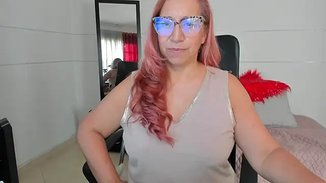 Snapshot of vaalery_sweet chatting on 12-13-24, 06:59 vaalery sweet online show from 12-13-24, 06:59