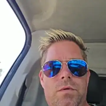 Snapshot of Trucker_Hunter chatting on 07-11-26, 12:05 Trucker Hunter online show from 07-11-26, 12:05