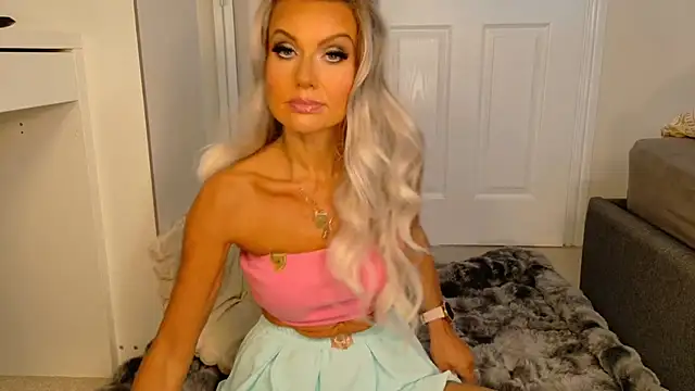 Tinkerbell822 online show from 06-14-26, 07:20