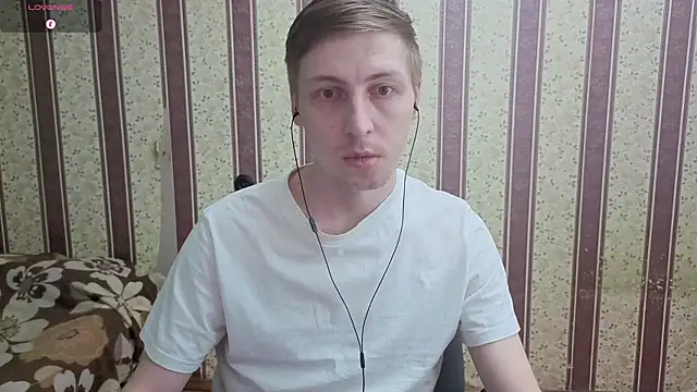 Snapshot of darienlarge chatting on 07-26-26, 03:13 darienlarge online show from 07-26-26, 03:13