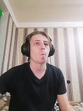 darienlarge online show from 10-25-25, 04:51