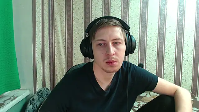 darienlarge online show from 10-31-25, 02:30