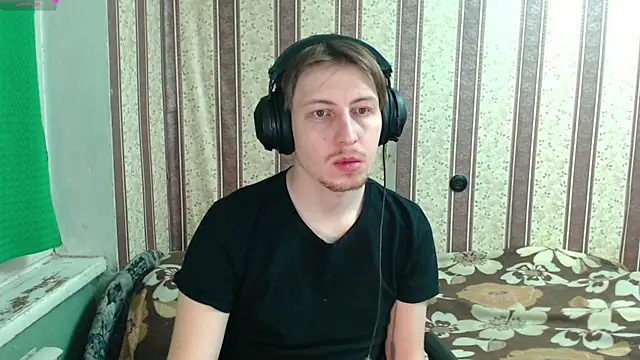 darienlarge online show from 11-30-25, 04:02