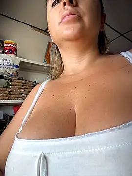 sammyqueenx21 online show from 04-14-26, 11:59