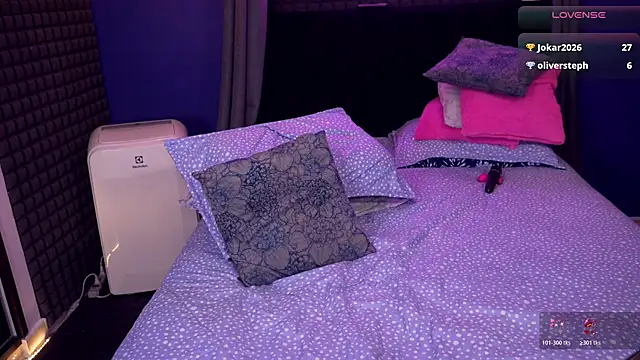 bull vixen2001 online show from 02-21-26, 10:56